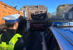 Gdańsk: Był pijany, bez prawa jazdy i źle przewoził złom