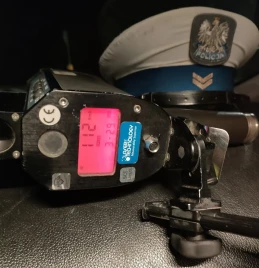 Ta jazda kosztowała go prawo jazdy i nie tylko. W Pucku przekroczył prędkość o ponad 60 km/h