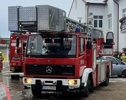 Groźny pożar skrzynki elektrycznej. Ewakuowano 40 osób