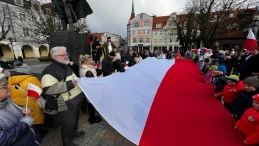 W Wejherowie maszerowali z hasłami w obronie Polski, życia i rodziny | ZDJĘCIA, WIDEO
