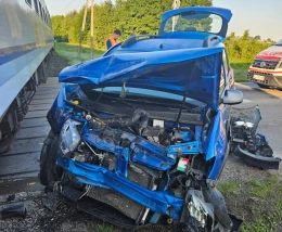 Groźne zderzenie na torach. 18-latek nie zauważył pociągu