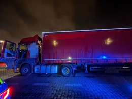 Ciężarówka i dwa promile. Taki kurs mógł skończyć się tragedią