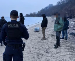 Makabryczne odkrycie na plaży. W wodzie znaleziono ciało mężczyzny