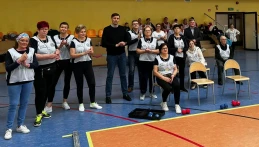 Seniorzy pokochali boccię. 'Ta gra niesamowicie wciąga' | ZDJĘCIA