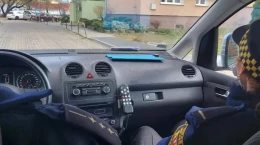 Trzylatka zamknęła babcię na balkonie. Służby ruszyły do akcji 