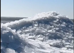 Lodowe tsunami uderzyło. Widok, który zapiera dech w piersiach