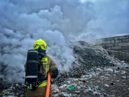 Pożar wysypiska. Strażacy walczyli z ogniem ponad 6 godzin