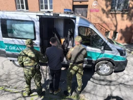 Brutalne pobicie i jazda bez uprawnień. Obcokrajowcy wydaleni z Polski 