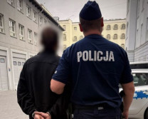 Kradzieże w drogerii i na lotnisku. Dwie osoby z zarzutami