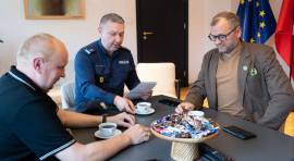 Bezpieczeństwo na drogach gminy. Samorządowcy rozmawiali z policją
