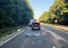 Zderzenie dwóch samochodów. Jedna osoba trafiła do szpitala
