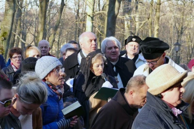 Tłumy wiernych na kalwaryjskiej Drodze Krzyżowej fot. Leszek Spigarski