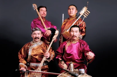 huun-huur-tu 03.jpg