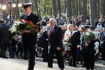 Obchody w Piaśnicy: Powstały figury więźniów Stutthofu (fot. Leszek Spigarski)