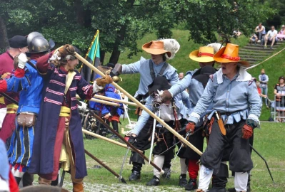 Rekonstrukcja historyczna 2016. Atak na taborowy wóz kupiecki fot. Leszek Spigarski