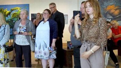Wernisaż wystawy Denisa Chyżawskiego Panta Deus w Filharmonii Kaszubskiej