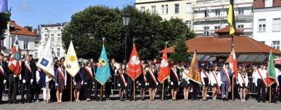 Uroczystość poświęcenia repliki sztandaru 1 Morskiego Pułku Strzelców - fot. Leszek Spigarski