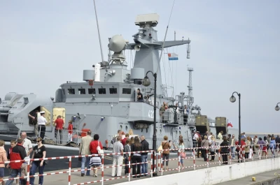 Tłumy zwiedzających na ORP Piorun