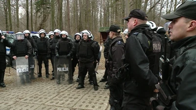 Ćwiczenia policji na stadionie Gryfa Orlex