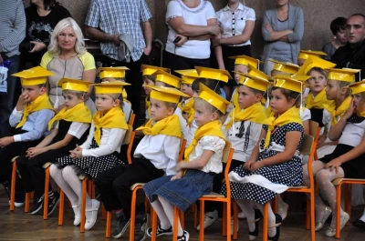 Pasowanie na ucznia w Chopinowskiej piątce (fot. Leszek Spigarski)
