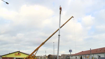 Chwiejny maszt powodem korków na krajowej szóstce