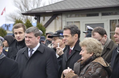 Puck: 91-lecie Polski i morza. Defilada i orędzia w porcie rybackim