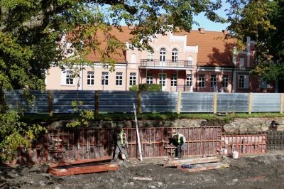 Remont łabędziego stawu w Parku Miejskim, 2017, fot. Leszek Spigarski