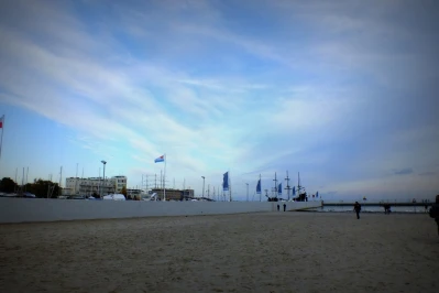 Listopadowe popołudnie na gdyńskiej plaży