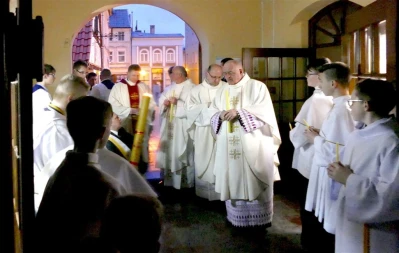 Wielka Sobota - Wigilia Paschalna w Wejherowskiej Kolegiacie - fot. Leszek Spigarski