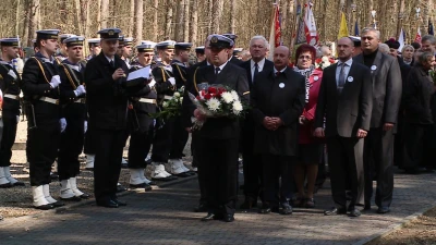 Uroczystości pod pomnikiem w Piaśnicy