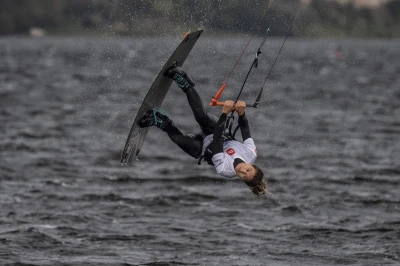 Puchar i Mistrzostwa Polski w kitesurfingu i wingfoilu w Pucku