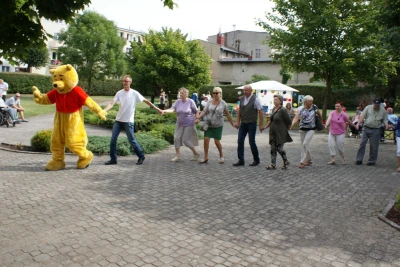 Integracja na festynie Domu Pomocy Społecznej (fot. Jacek Drewa)