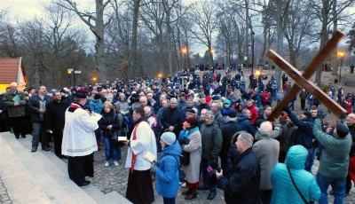 Kaszubska Droga Krzyżowa 2016 na Kalwarii Wejherowskiej fot. Leszek Spigarski