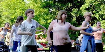 Zumba w parku. Fot. Leszek Spigarski.