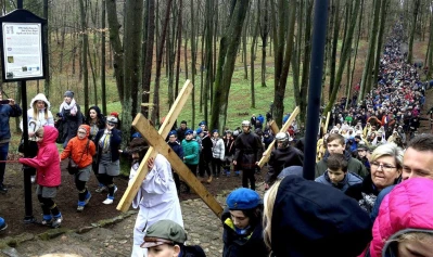 Wielki Piątek - Misterium Męki Pańskiej część I - Jezus na śmierć skazany - fot. Leszek Spigarski oraz Marta Krawczyk