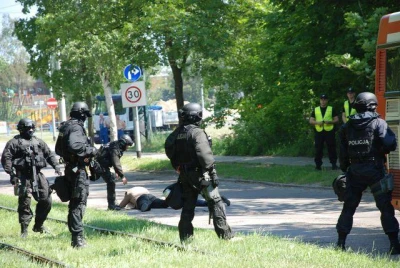 Gdańsk: Wysadzili tramwaj i porwali autobus