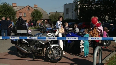 Widoczny pieszy kierowcę cieszy