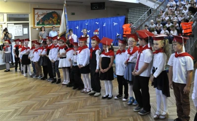Pasowanie na ucznia w Chopinowskiej piątce (fot. Leszek Spigarski)