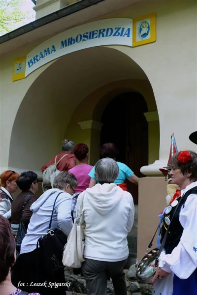 V Tour Kocham Wejherowo – Studenci Chojnickiego UTW na Kalwarii Wejherowskiej - fot. Leszek Spigarski