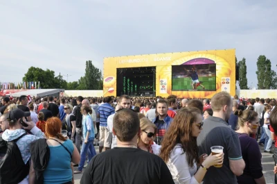 Mecz Hiszpania-Włochy. Tłumy w Fan Zone