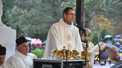 Uroczystość Wszystkich Świętych na wejherowskim cmentarzu - fot. Leszek Spigarski