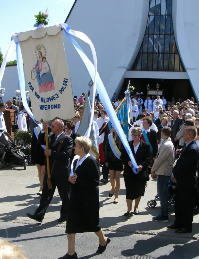 Procesja Bożego Ciała w parafii pw. NMP Królowej Polski w Wejherowie (fot. Leszek Spigarski)