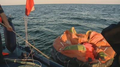 Gdynia: Noc na tratwie