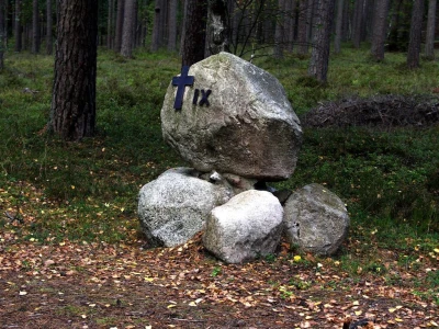 Piaśnica - kamienne stacje Drogi Krzyżowej