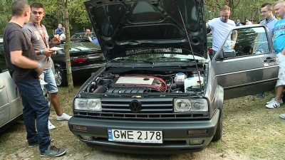 Fani motoryzacji spotkali się w Bieszkowicach