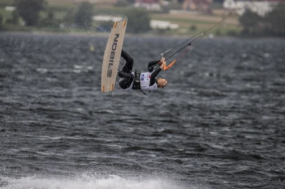 Puchar i Mistrzostwa Polski w kitesurfingu i wingfoilu w Pucku