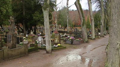 Wejherowo: Składali kwiaty przed mogiłami poległych