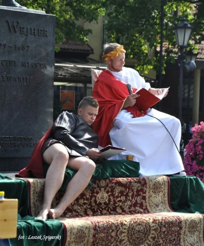 Quo vadis na Placu Jakuba Wejhera - fot. Leszek Spigarski.