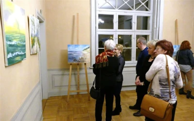 Wernisaż wystawy malarskiej pleneru w Sasinie
