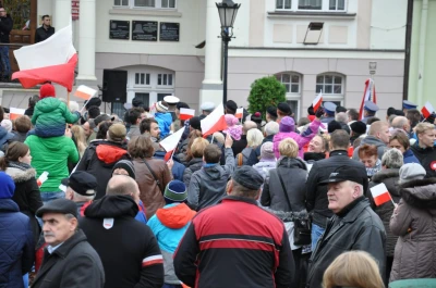 Biało-czerwona parada niepodległościowa w Wejherowie